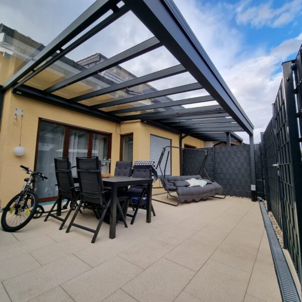 Terrassenüberdachung mit Markise